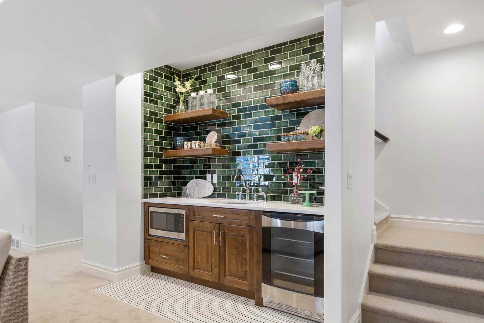 Fully-Equipped Kitchenette